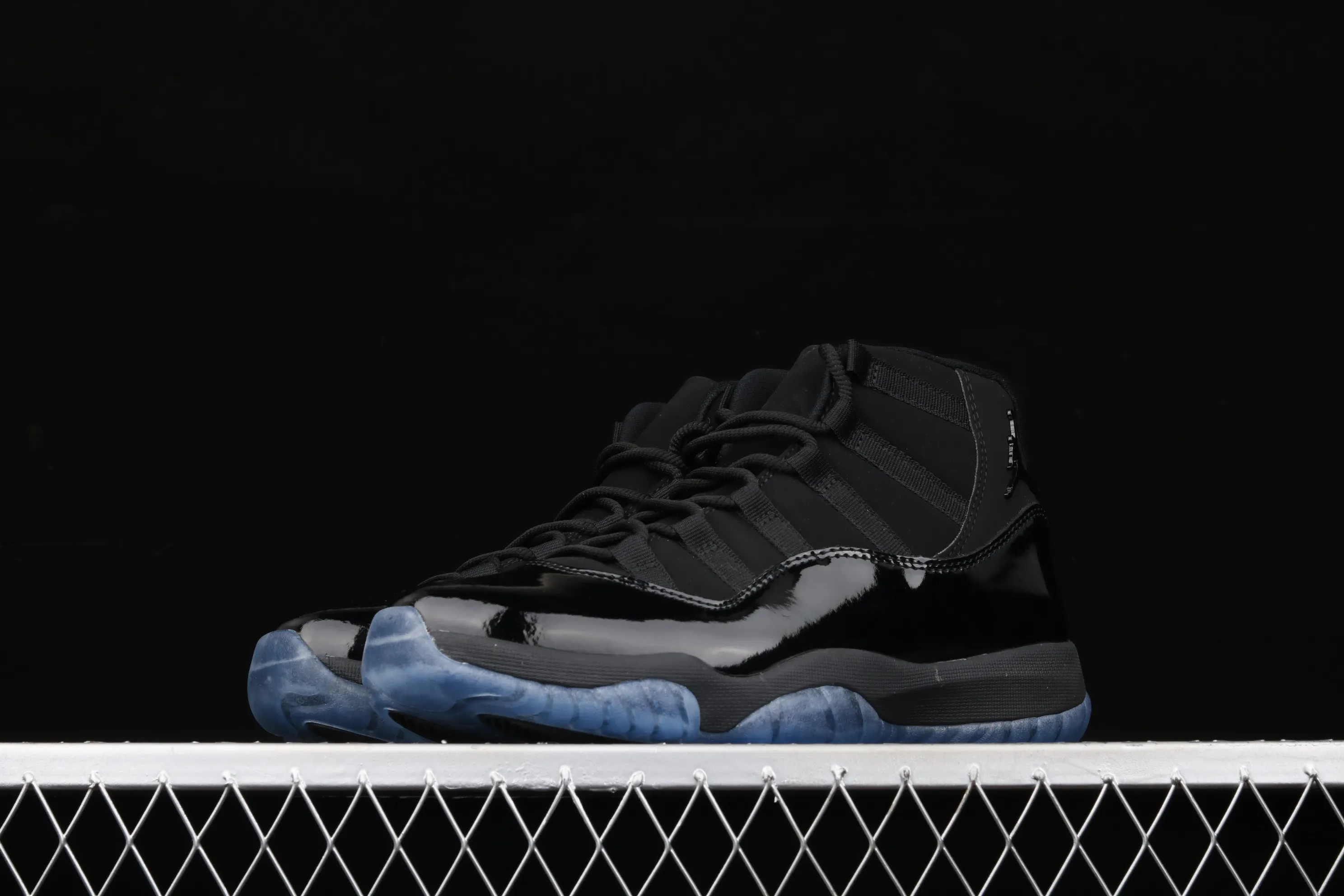 All categories Air Jordan Jordan series basketball shoes Air Jordan 11 X version Air Jordan 11 "Cap and Gown" AJ11 Joe 11 Black Gamma Black Warrior 378037-005